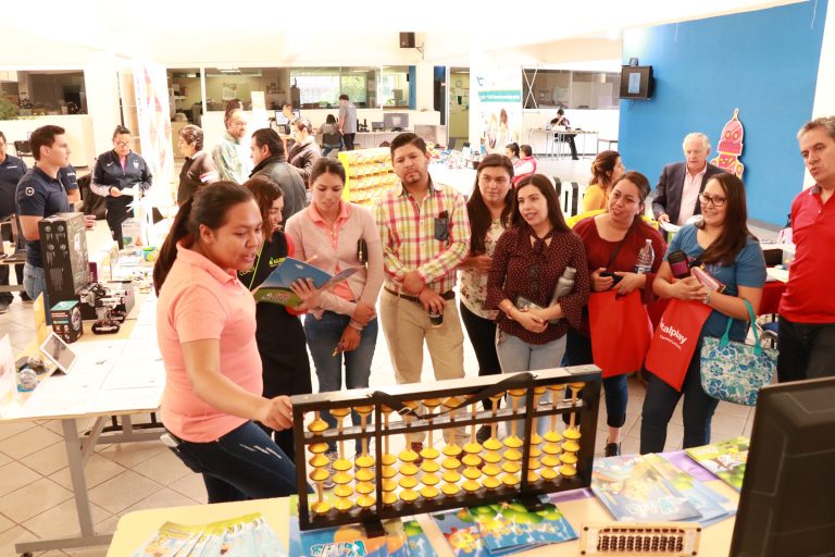 Realizó IEA primera Expo de Tecnología Educativa y Servicios de Internet
