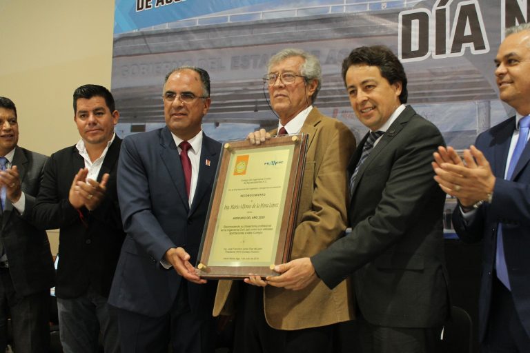 Reconocieron a ingenieros en su día desde Aguascalientes
