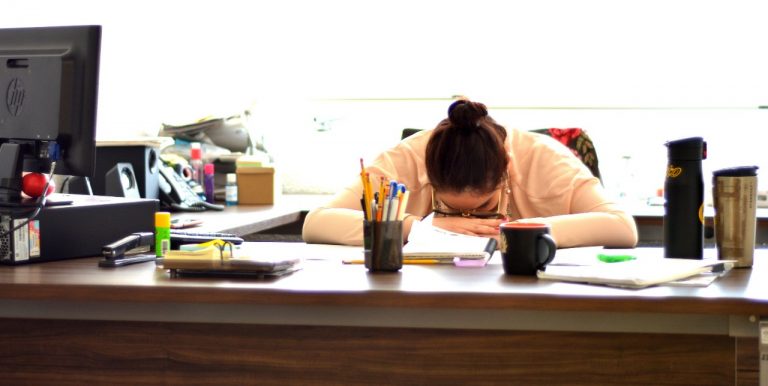 Alerta Issste por aumento de enfermedades mentales derivadas de estilos de vida actual    