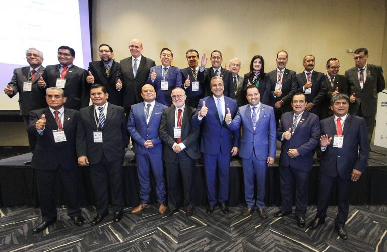 Se reúne Martín Orozco gobernador de Aguascalientes con el presidente de Perú