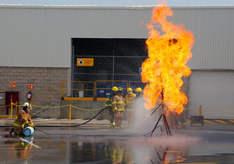Protección Civil de Aguascalientes coordina simulacro de incendio y derrame de químicos 