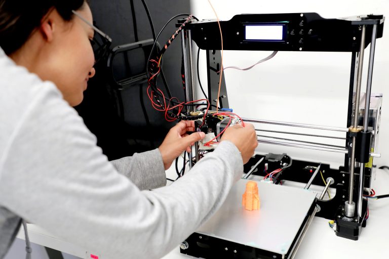 Trabaja Autónoma de Aguascalientes en impresión 3D de prótesis para niños   