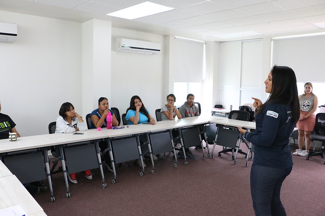 Inicia UTR Aguascalientes club de conversación para fortalecer habilidades en inglés   