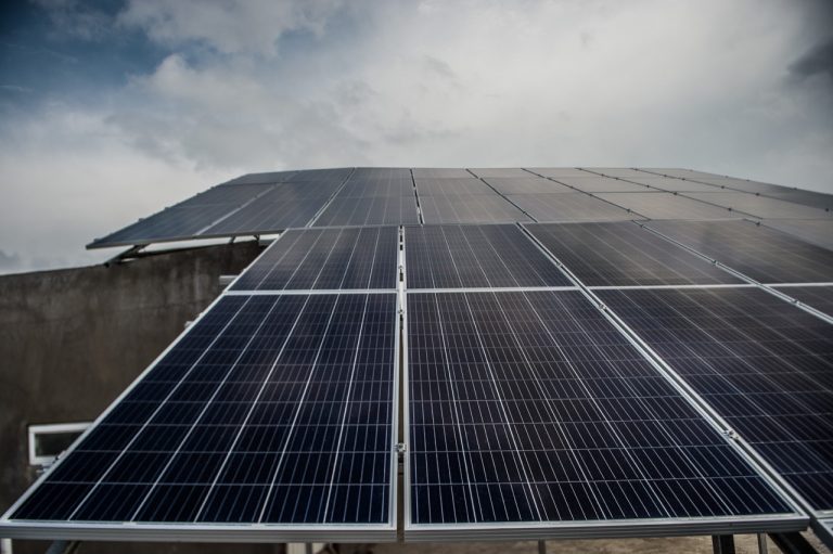 Entregan apoyos a empresas agroindustriales para instalación de paneles solares