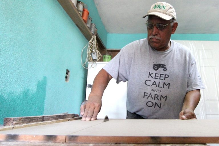 Supervisa Sedeso carpintería beneficiada con apoyos en Aguascalientes