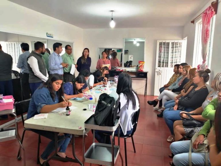 Entregan constancias a alumnas del Centro Crecer La Estrella en Aguascalientes