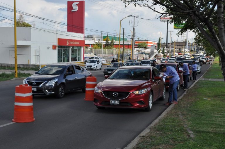 Continúa operativo para sacar de circulación vehículos con placas vencidas en Aguascalientes