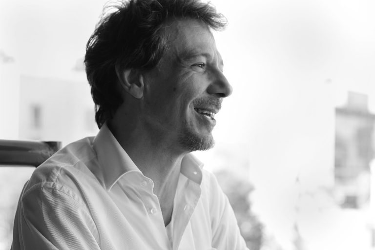 México es una idea, y no va a estar ahí siempre | Conversación con Álvaro Enrigue sobre Ahora me rindo y eso es todo