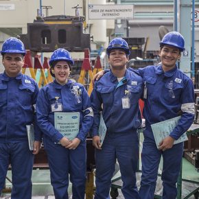 32569321567_843c273852_z