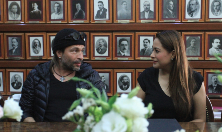 Se reúnen alcaldesa de Aguascalientes y director de la academia Manos, Guitarra y Arte 