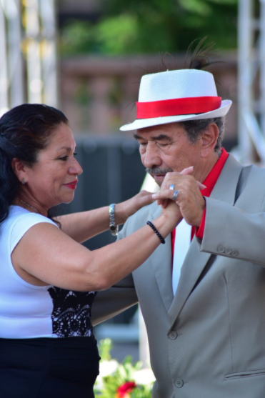 Festejan a abuelos en la capital de Aguascalientes