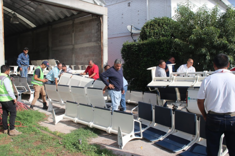 Aeropuerto de Aguascalientes dona bancas al Issea