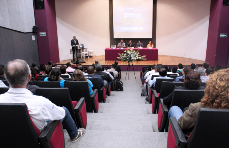 Realizan encuentro de información digital y mapas