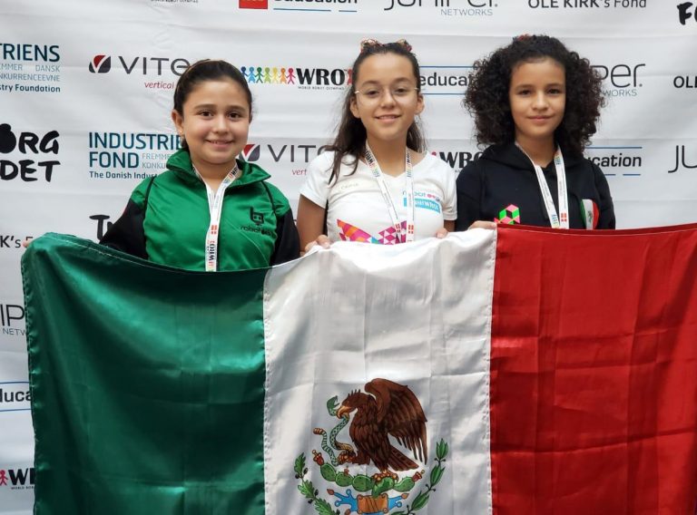 Alumnas de Aguascalientes, en competencia internacional de robótica
