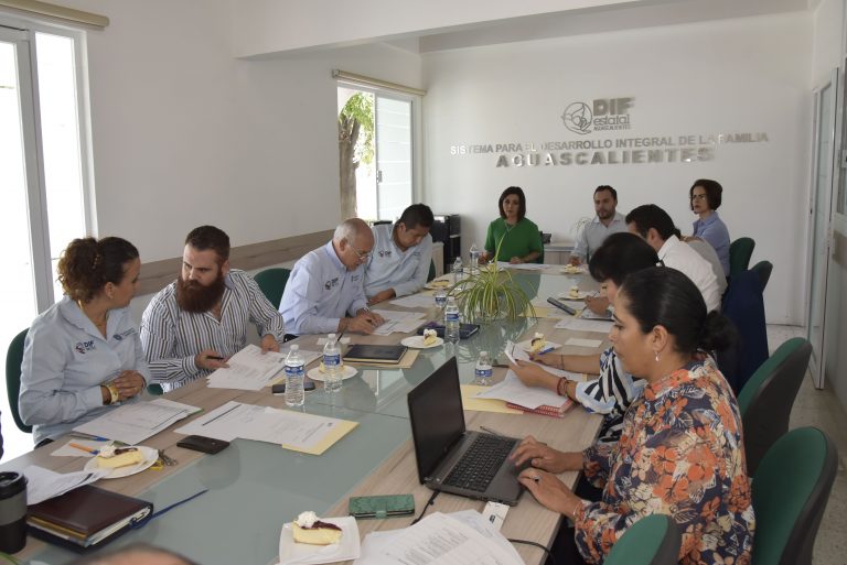 Renuevan cartas de acreditación a asociaciones civiles de Aguascalientes