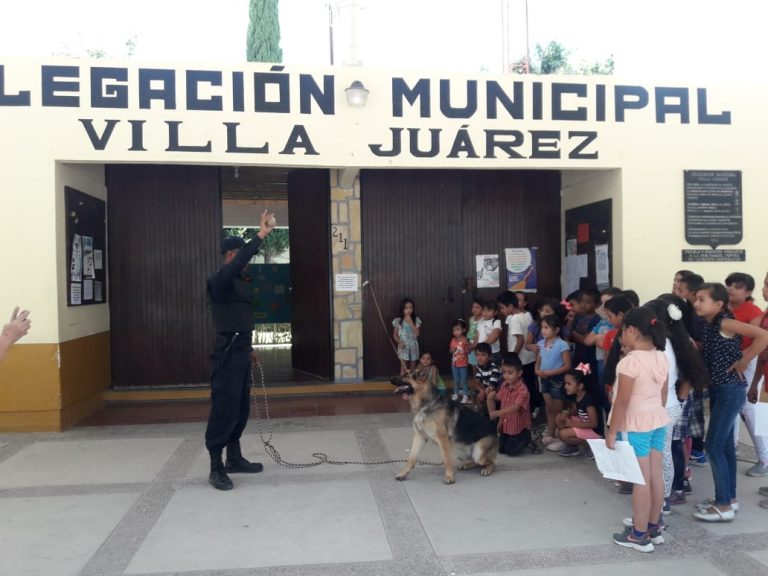 Se efectuó demostración de binomio canino de Aguascalientes en Villa Juárez