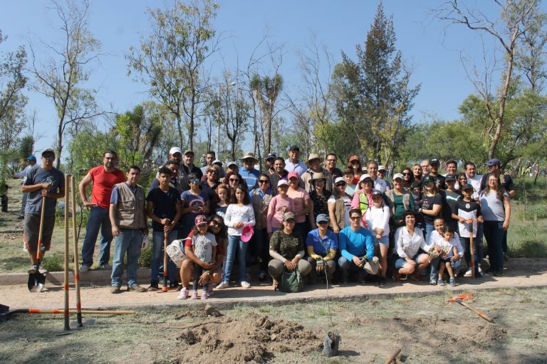 Plantan más de 600 árboles en el Cerrito de la Cruz en Aguascalientes