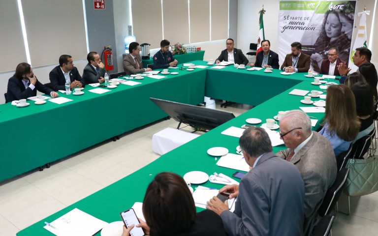 Trabaja IEA planeación con Universidades al 100 para arranque de ciclo escolar en Aguascalientes 