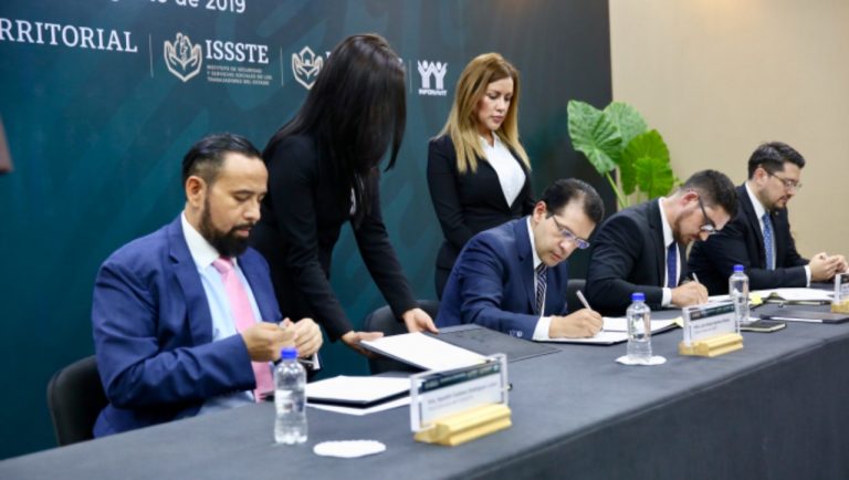 Firman Fovissste e Infonavit convenio para facilitar acceso a crédito barato de vivienda