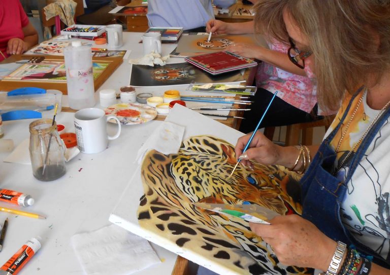 Ofrece UAA taller de pintura a docentes    