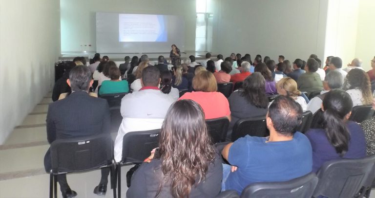 Participan docentes de bachilleratos particulares de Aguascalientes en Foro de Educación Media y Superior   