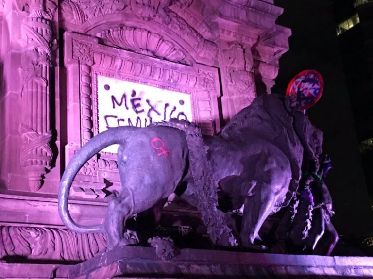 Decidir sobre el cuerpo: símbolo de Venus / Por mis ovarios, bohemias 