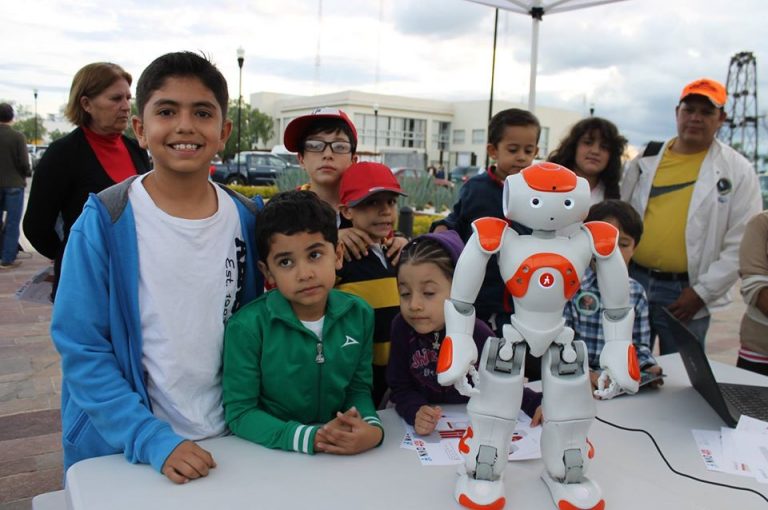 Promueve UTA la robótica en menores