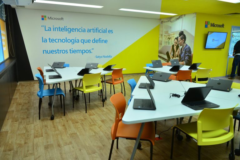 Inauguran en la UNAM laboratorio de Inteligencia Artificial