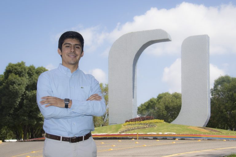 Participa egresado de la Autónoma de Aguascalientes en creación de parche que detecta infartos 