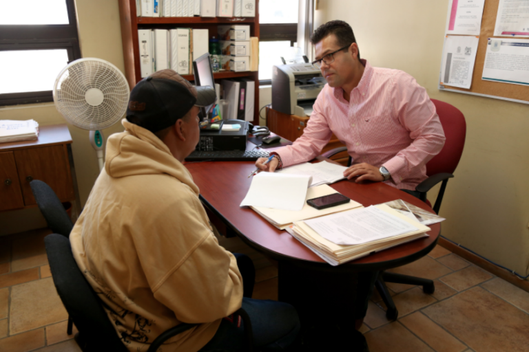 Brinda DIF de la capital de Aguascalientes asesoría legal a bajo costo