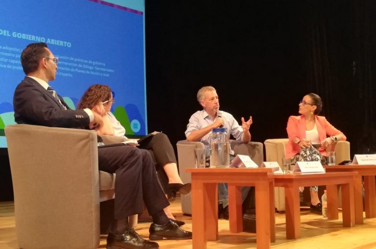 Es gobierno abierto instrumento para controlar el ejercicio del poder