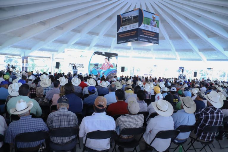 Presenta gobernador de Aguascalientes avances en el campo ante productores locales