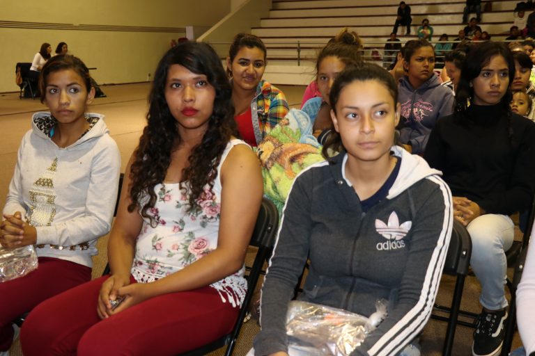 Entregará IEA becas Promajoven para que madres jóvenes y jóvenes embarazadas continúen estudios en Aguascalientes