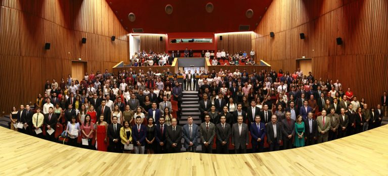 Rinden protesta sociedades de alumnos de la UAA