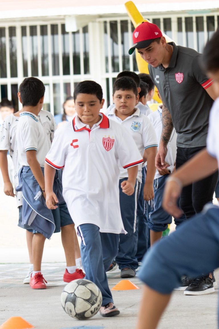 Visitó Necaxa Aguascalientes a niños de primaria 