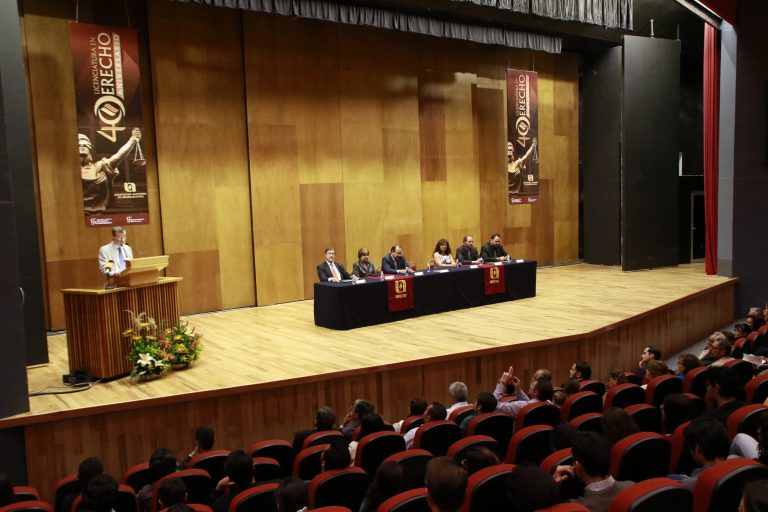 Celebra 40 aniversario Licenciatura en Derecho de la Autónoma de Aguascalientes 
