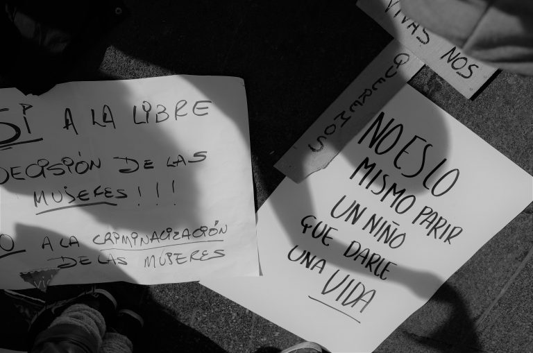 Acusa Comunidad Feminista de Aguascalientes uso de recursos públicos para promocionar película “provida”