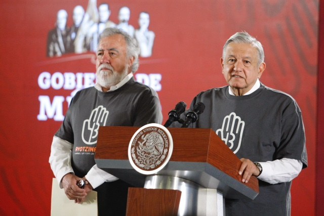 Ofrece López Obrador protección y perdón a implicados en la desaparición de los 43 normalistas de Ayotzinapa
