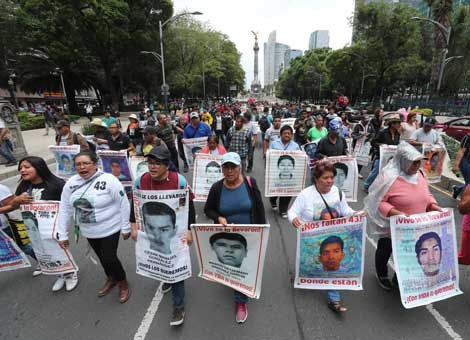 Existen nueve pistas para dar con el paradero de los normalistas de Ayotzinapa: FGR