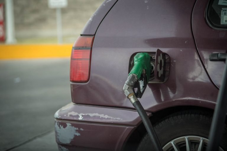Comisión Reguladora de Energía debe dar a conocer precios diarios de gasolinas y diésel 