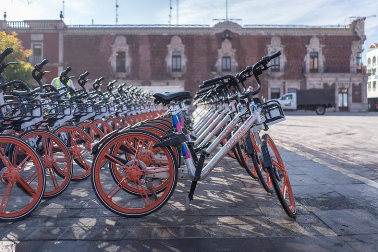 Uso correcto del espacio público y pacificación del tráfico, retos para Mobike en Aguascalientes