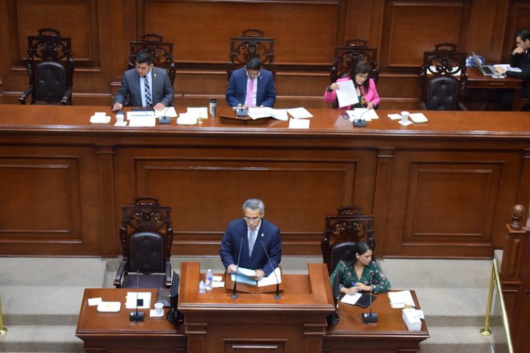 Titular del Issea acude a comparecencia ante el Congreso de Aguascalientes