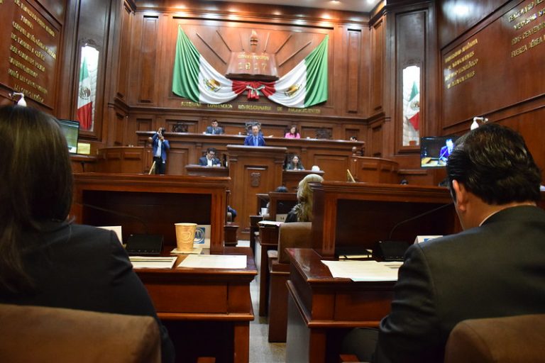 Compareció el director del IEA ante el pleno legislativo de Aguascalientes