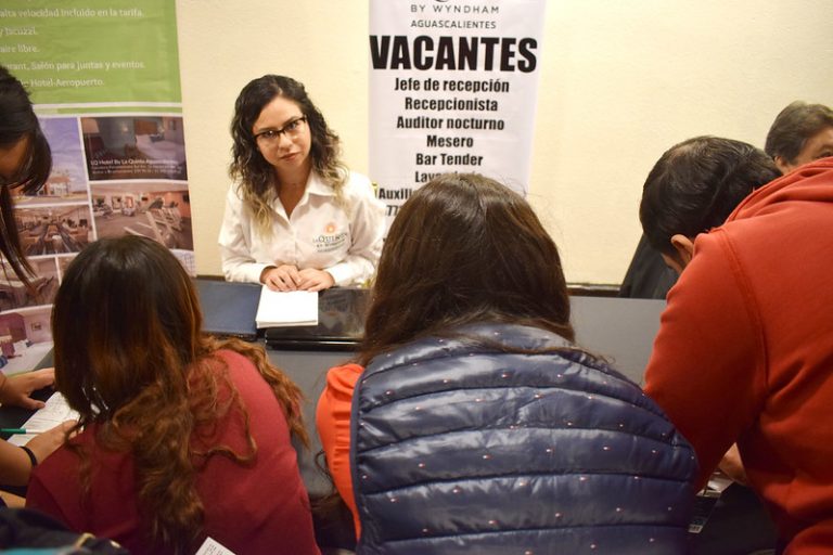 Se ofrecieron más 100 vacantes en el Jueves de Bolsa de Trabajo en Aguascalientes
