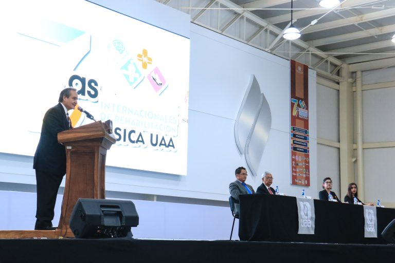Autónoma de Aguascalientes transmite novedades en rehabilitación y terapia física de la entidad con jornadas académicas