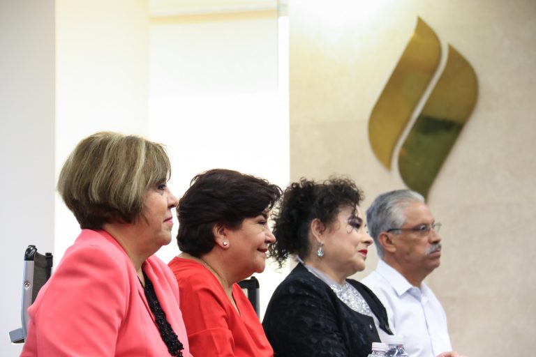 Reconoce Autónoma de Aguascalientes a personal jubilado