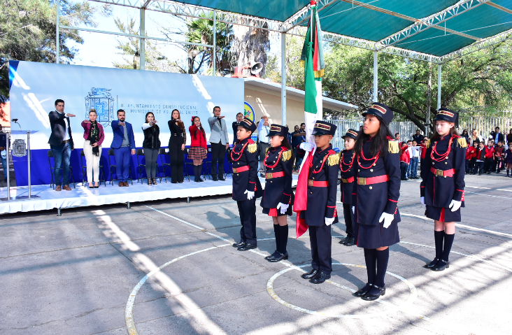 Rinden honores en Escuela Primaria Fray Bartolomé de las Casas, Aguascalientes