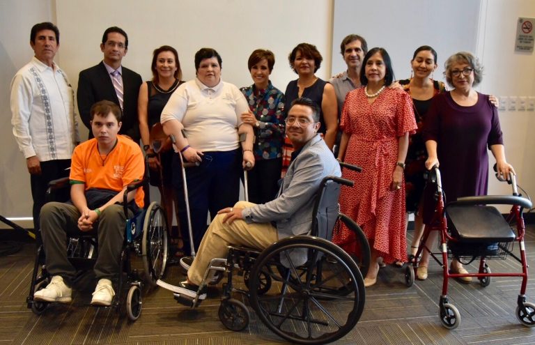 Inaugura titular del DIF estatal el Tercer Congreso Nacional para Personas con Esclerosis Múltiple   