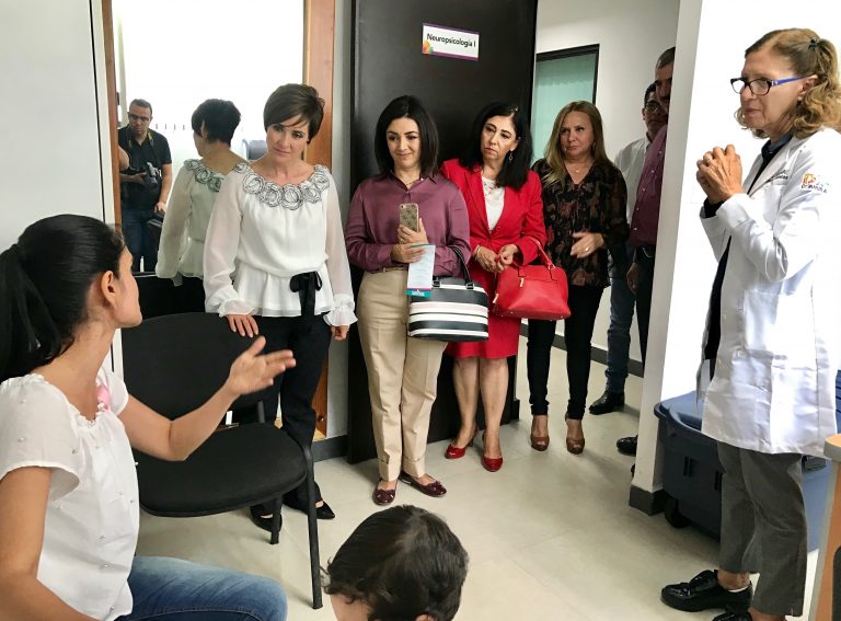 Yolanda Ramírez, titular del DIF Aguascalientes, visita el Centro de Investigación y Atención del Autismo de Coahuila 