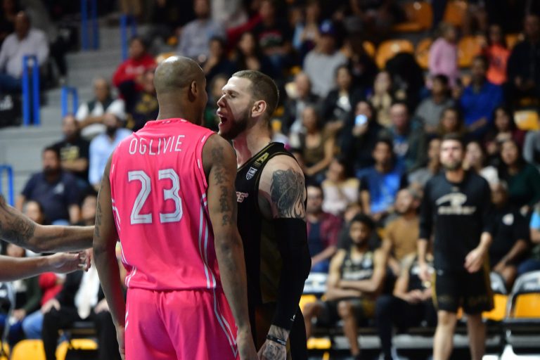 Panteras de Aguascalientes pierde por un punto en tiempo extra ante Capitanes